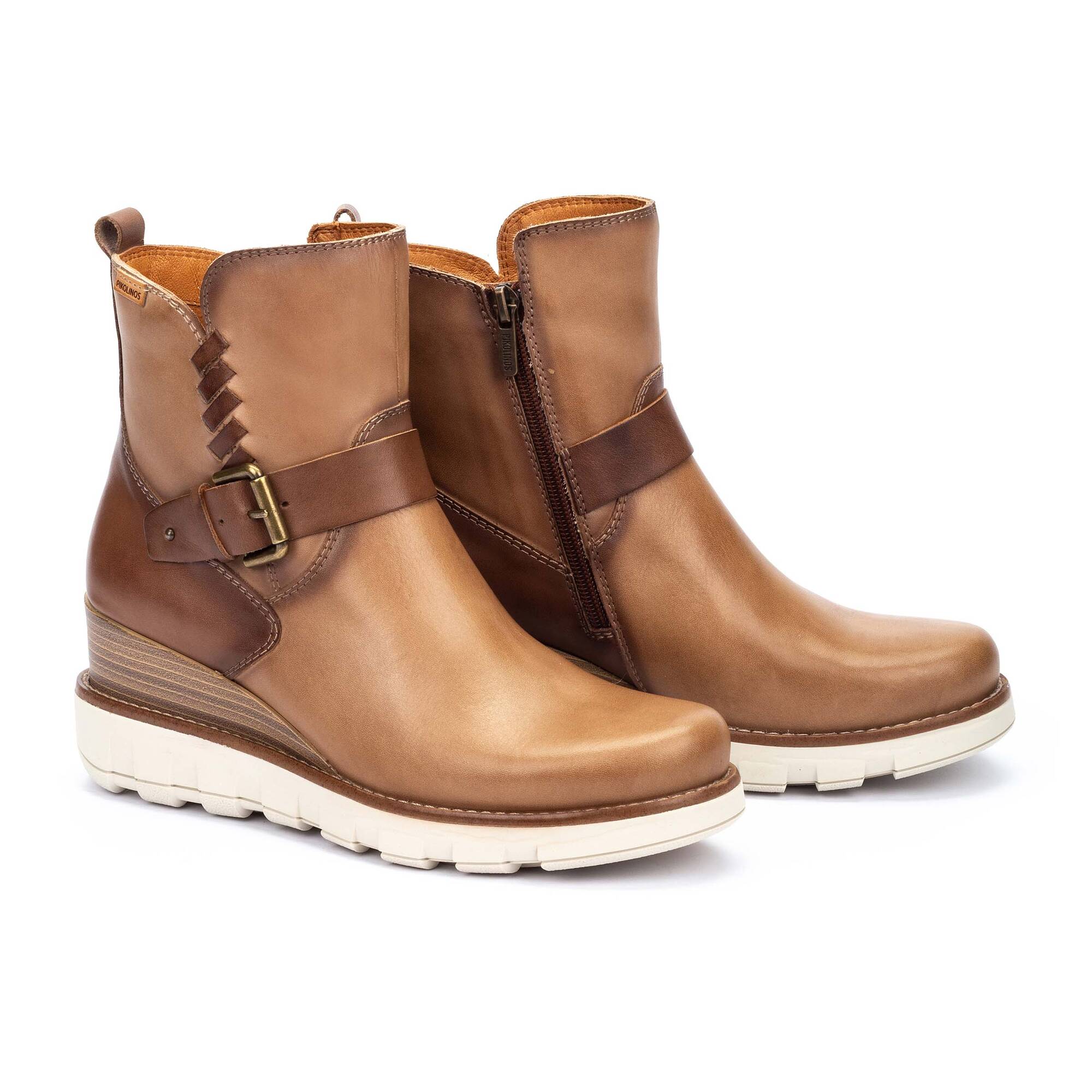 Bottes cheville à talon léger pour femme de SANLUCAR.
